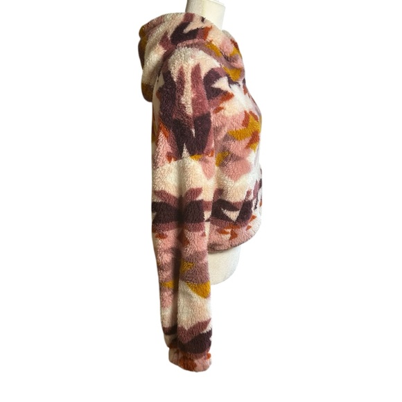 AEROPOSTALE women's SZ Med Pullover cropped hoodie NWT aztec soft cuddly pinks - Picture 12 of 15